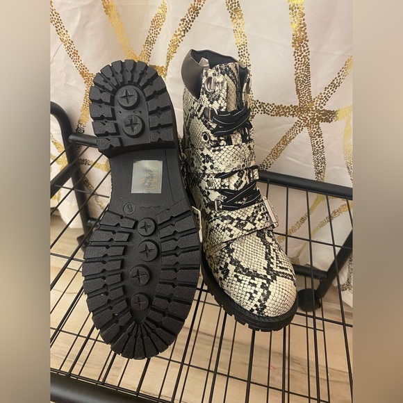 Women’s Qupid Tressa Stone and Black Snake Skin Boot - Picture 3 of 6